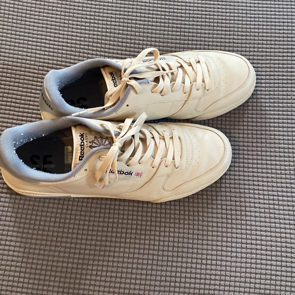 Tan Reeboks - Picture 2 of 7